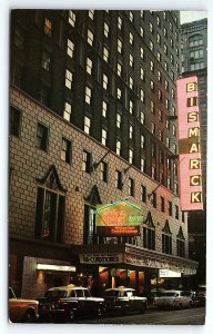 1950s CHICAGO IL BISMARK HOTEL RANDOLPH AND LA SALLE STREETS POSTCARD P3811