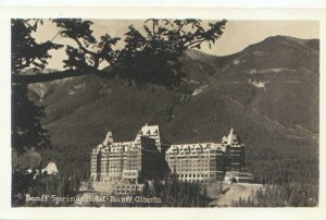 Canada Postcard - Banff Springs Hotel - Banff - Alberta - Real Photo  Ref TZ3841