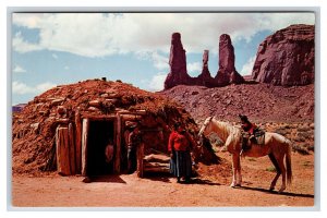 Navajo Indian and Their Hogan Arizona New Mexico AZ NM UNP Chrome Postcard R2