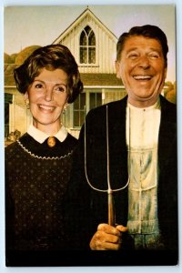 Humor PRESIDENT RONALD REAGAN & NANCY American Gothic 1980 ~ 4x6 Postcard