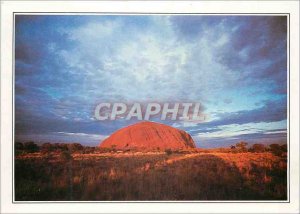 Australia Modern Postcard The monolith Ayers Rock