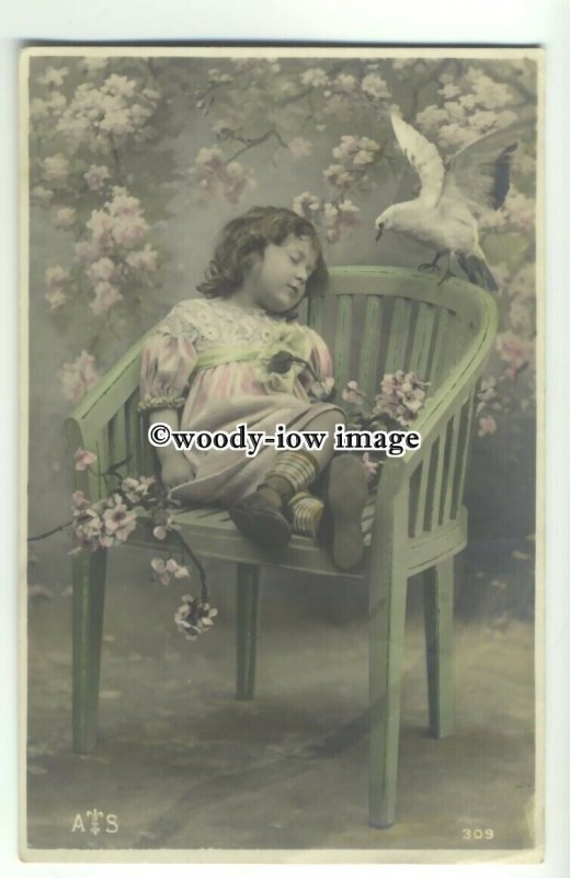 su2539 - Beautiful Young Girl Asleep under a Flowering Tree - postcard 