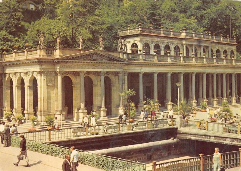 B29676 Karlovy Vary Kolonada postvena   czech republic