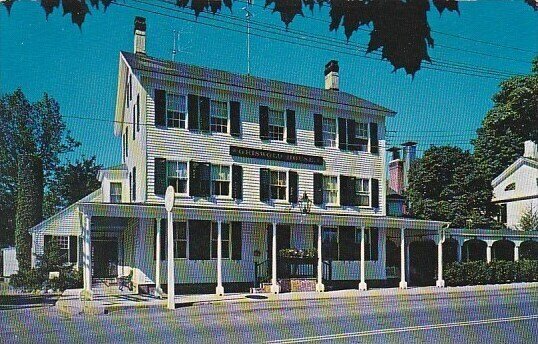 Griswold Inn Essex Connecticut