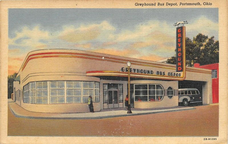 Portsmouth Ohio 1940s Postcard Greyhound Bus Depot 