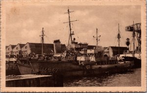 Belgium Bruges Dragueurs de Mines Mijnenveger Ship Postcard 04.35