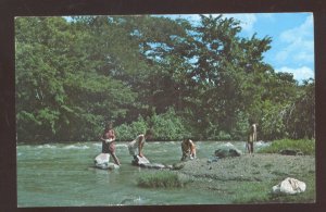 RIO BOA SABANA IGLESIA SANTIAGO DOMINICAN REPUBLIC MAJERES LAVANDO POSTCARD