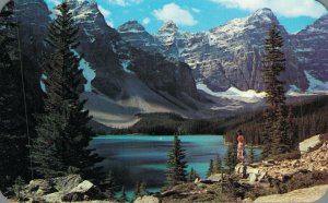 Canada Moraine Lake Valley of the Ten Peaks Vintage Postcard 08.09