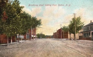 Vintage Postcard 1914 Broadway Street Looking East Buildings Fulton New York NY