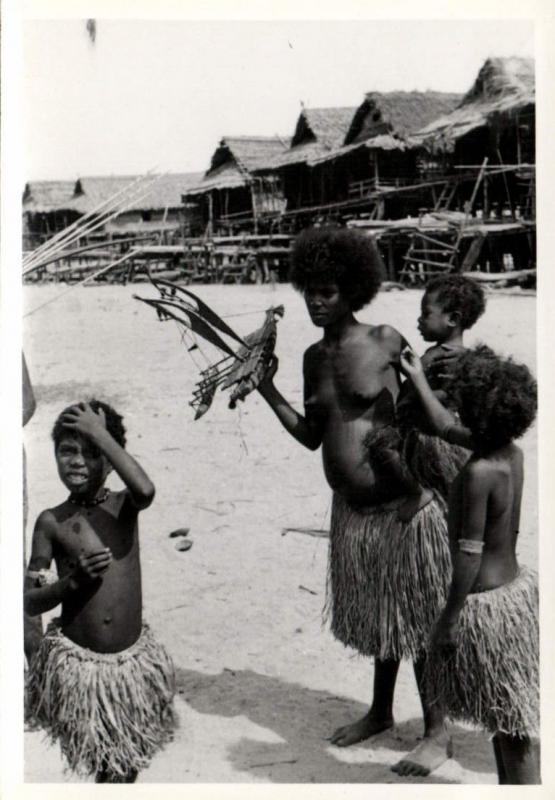 Papua New Guinea, Real Photo Native Papuas, Native Girl Toy Boat (1930s) RP (26)