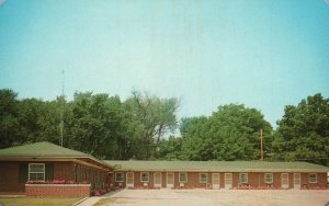 Vintage Postcard Walter's Uptown Motel Comfort Band Relaxation Lagrange Indiana