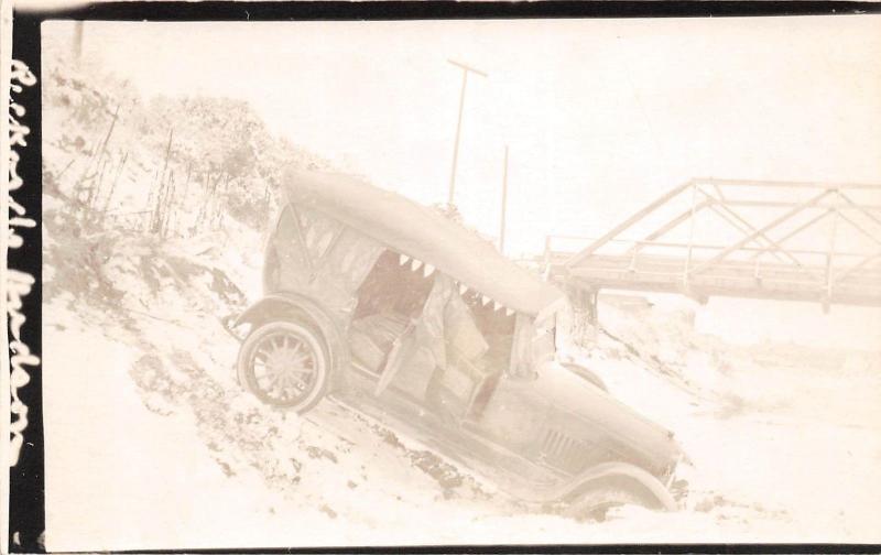 <A12> Early AUTOMOBILE Real Photo RPPC Postcard c1920 WRECK Disaster River 17 