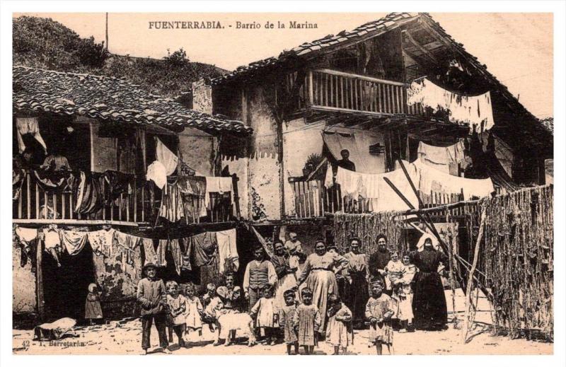 19090  Fuenterrabia  Barrio de la Marina , 3 generations of a family