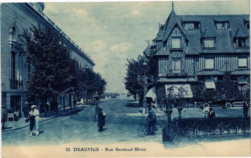 CPA DEAUVILLE - Rue Gontaud-Biron (272103)