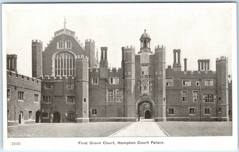 c1910s Hampton Court Palace, England First Green Court Tudor Architecture A359