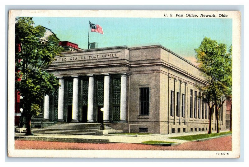 U.S. Post Office Newark Ohio Street View Vintage Postcard P218