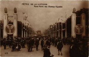 CPA MILITAIRE Fétes de la Victoire-Rond Point des Champs-Elysées (317399)