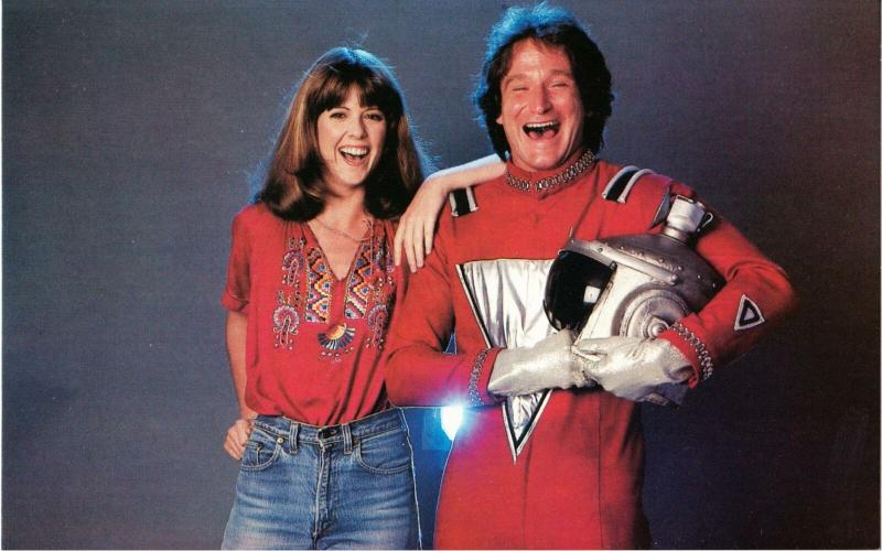 Robin Williams and Pam Dawber in Mork and Mindy Original 1980 Postcard