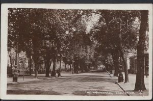 Gloucestershire Postcard - The Promenade, Cheltenham    RT440