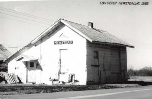 Newstead Kentucky 1985 Louisville & Nashville train depot real photo pc (Y9304)