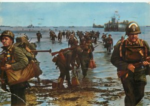 World War Two WWII Postcard American Troops Landing On Beach Normandy France 24