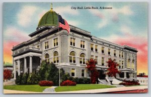 Little Rock Arkansas~City Hall Bldg Street View~US Flag~Vintage Linen Postcard