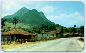 LAS VILLAS, Cuba ~ Street Scene VILLAGE of BANAO c1950s Dexter Press  Postcard