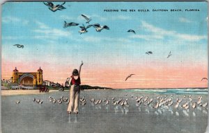 Daytona Beach Postcard Feeding Seagulls Vintage Travel Florida Linen 1940s JB14