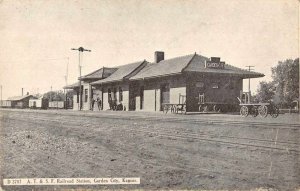 Garden City Kansas view of A. T. & S. F. Railroad Station antique pc BB2845