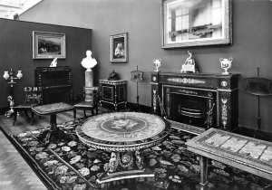 English Decorative Arts   real photo 