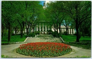 Postcard - At Tulip Time, Wisconsin State Capitol - Madison, Wisconsin