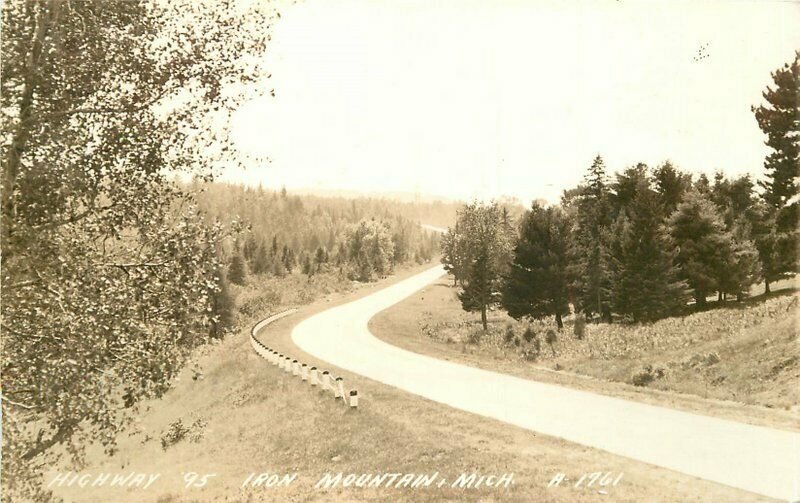 Iron Mountain Michigan Highway 95 #A-1761 1940s RPPC Photo Postcard 20-14223