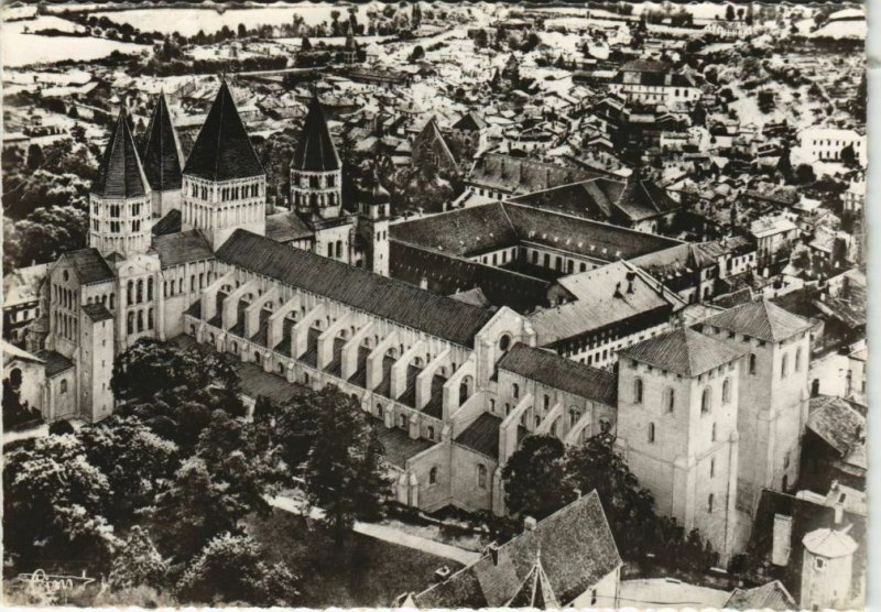 CPM CLUNY La Grande Abbatiale de Saint-Hugues (1190059)