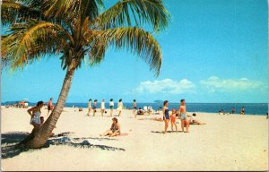 Beautiful West Coast Beach Gulf Mexico Clearwater Florida FL Postcard Unused UNP 