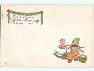 Divided-Back KIDS AT CHRISTMAS SCENE Great Postcard W8366