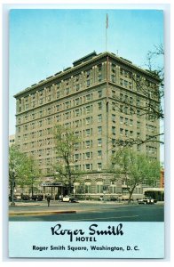 Roger Smith Hotel Square Washington DC Postcard (BR12)