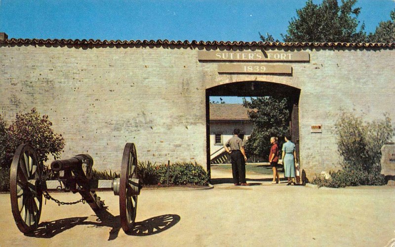 SUTTER'S FORT Sacramento, CA State Park Museum Cannon c1950s Vintage Postcard