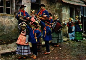 CPM Ussel - Les Compagnons de la Joie au Village - La Polka Piquee (1060102)