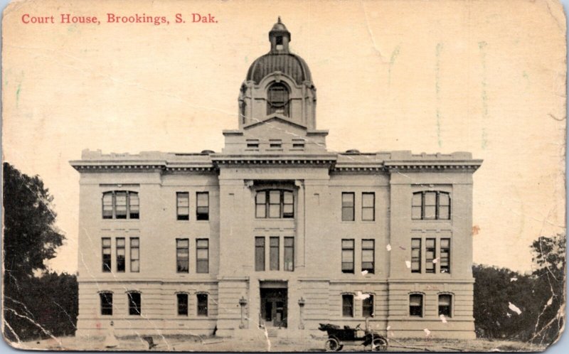 Postcard SD Brookings - Courthouse