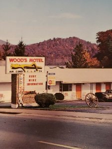 Vintage Postcard Wood's Motel Franklin North Carolina US 23-441 NC 28   689