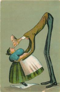 Comic caricatures tall man kiss fat small woman humour vintage postcard