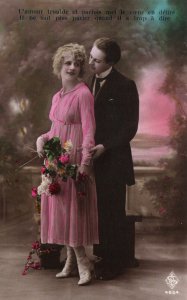 VINTAGE POSTCARD MAN AND WOMAN WITH ROSES IN ROMANTIC POSE c. 1930
