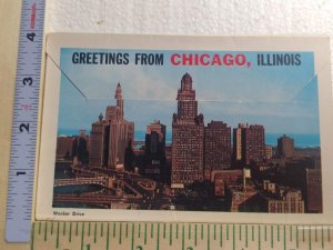 Postcard Folder Wacker Drive, Greetings from Chicago, Illinois