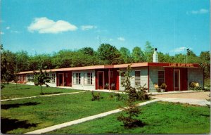 Postcard Steve's 4 Seasons Lake Bluff Motel in/near South Haven, Michigan