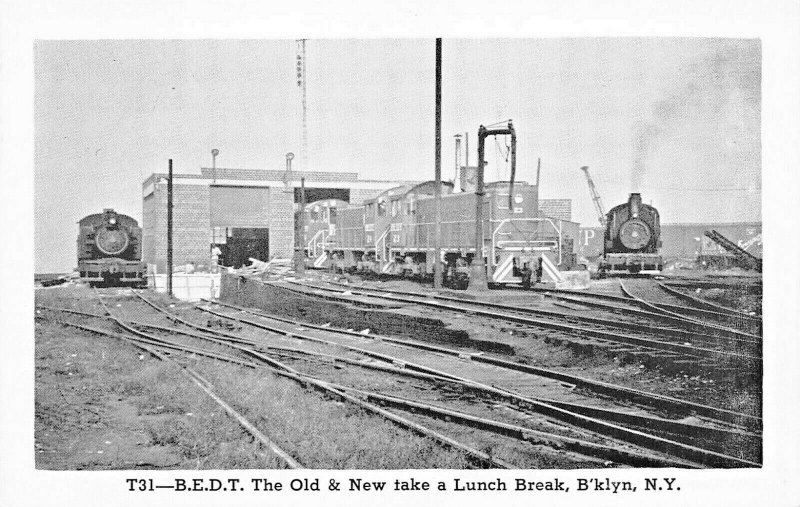 BROOKLYN NYB.E.D.T. THE OLD & NEW TAKE A LUNCH BREAK POSTCARD