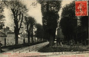 CPA PITHIVIERS Mail Est et les Anciennes Fortifications (864479)