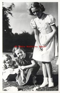 Dutch Royalty, RPPC, Princess Irene, Margriet & Christina,Soestdijk Palace