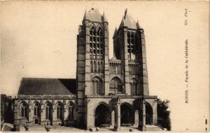 CPA Noyon - Facade de la Cathedrale (1032360)