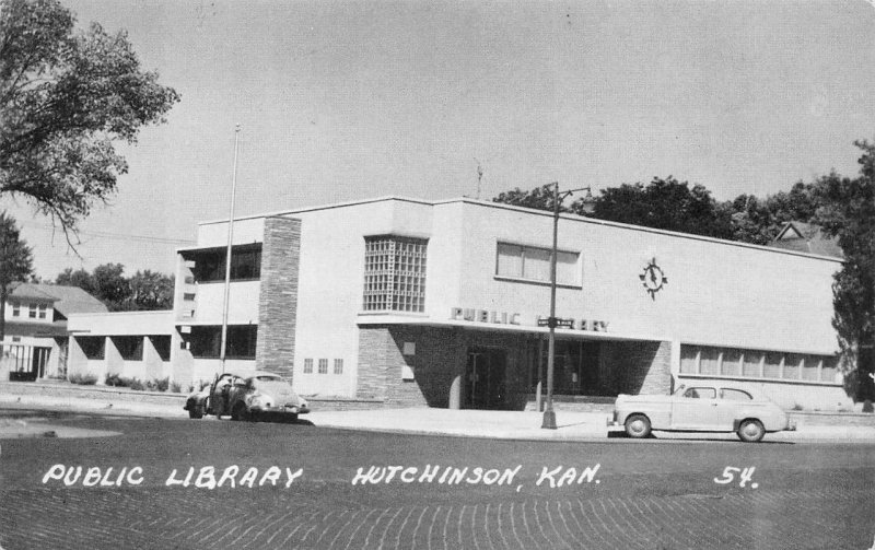 RPPC PUBLIC LIBRARY HUTCHINSON KANSAS OLD CARS REAL PHOTO POSTCARD (c. 1950s)