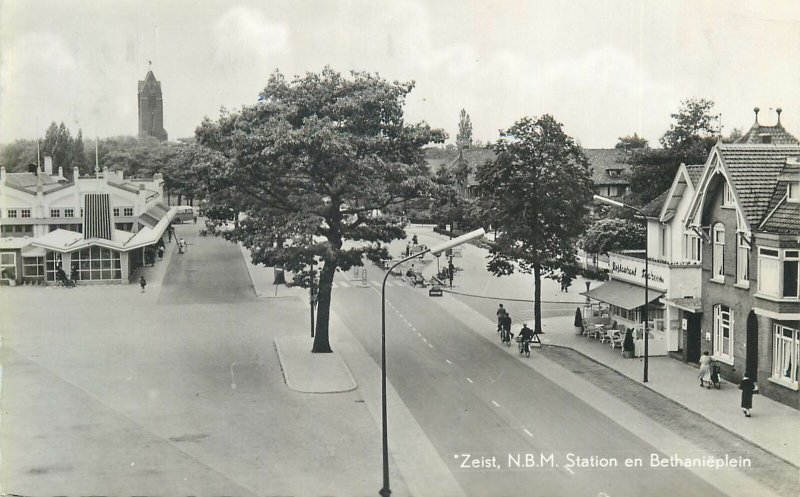 Postcard Europe Netherlands Zeist station en Bethanieplein 1963